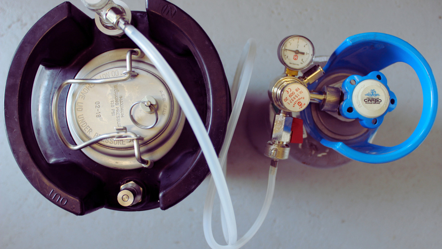 Bier karbonisieren mit Zwangskarbonisierung