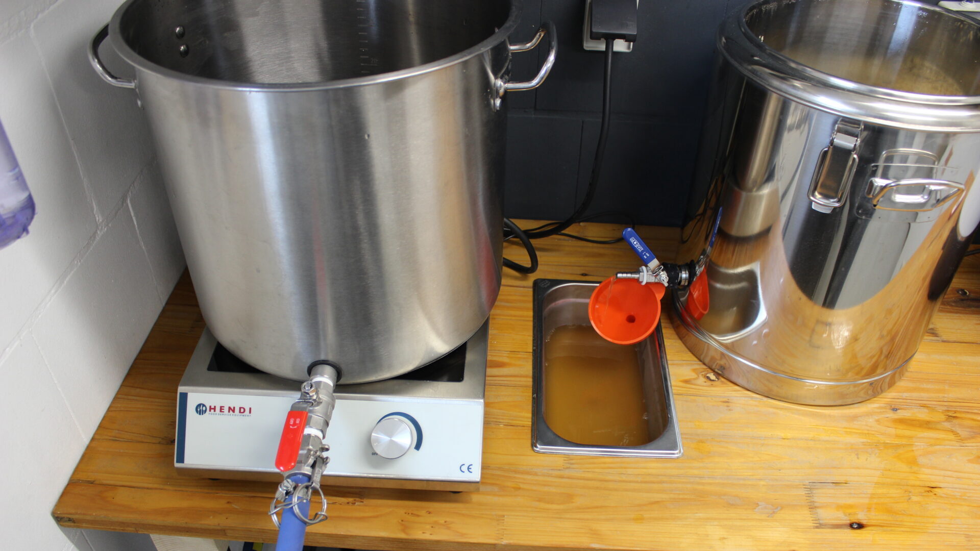 Aufbau 34 Liter Topf mit Hendi Heizplatte